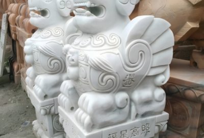 “福星高照”漢白玉石雕貔貅雕塑擺件