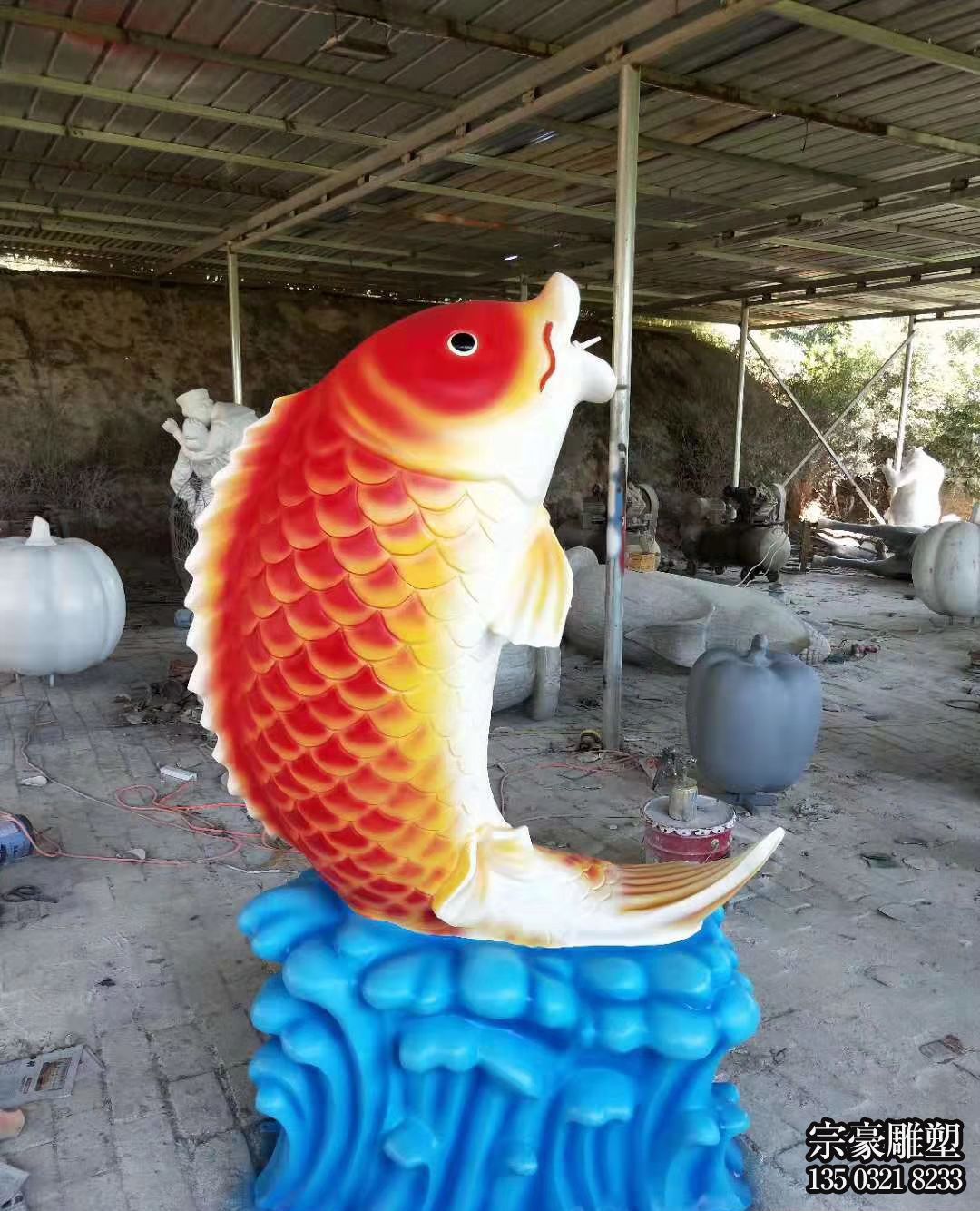 中國(guó)風(fēng)玻璃鋼彩繪鯉魚景觀雕塑 中國(guó)風(fēng)玻璃鋼彩繪鯉魚景觀雕塑